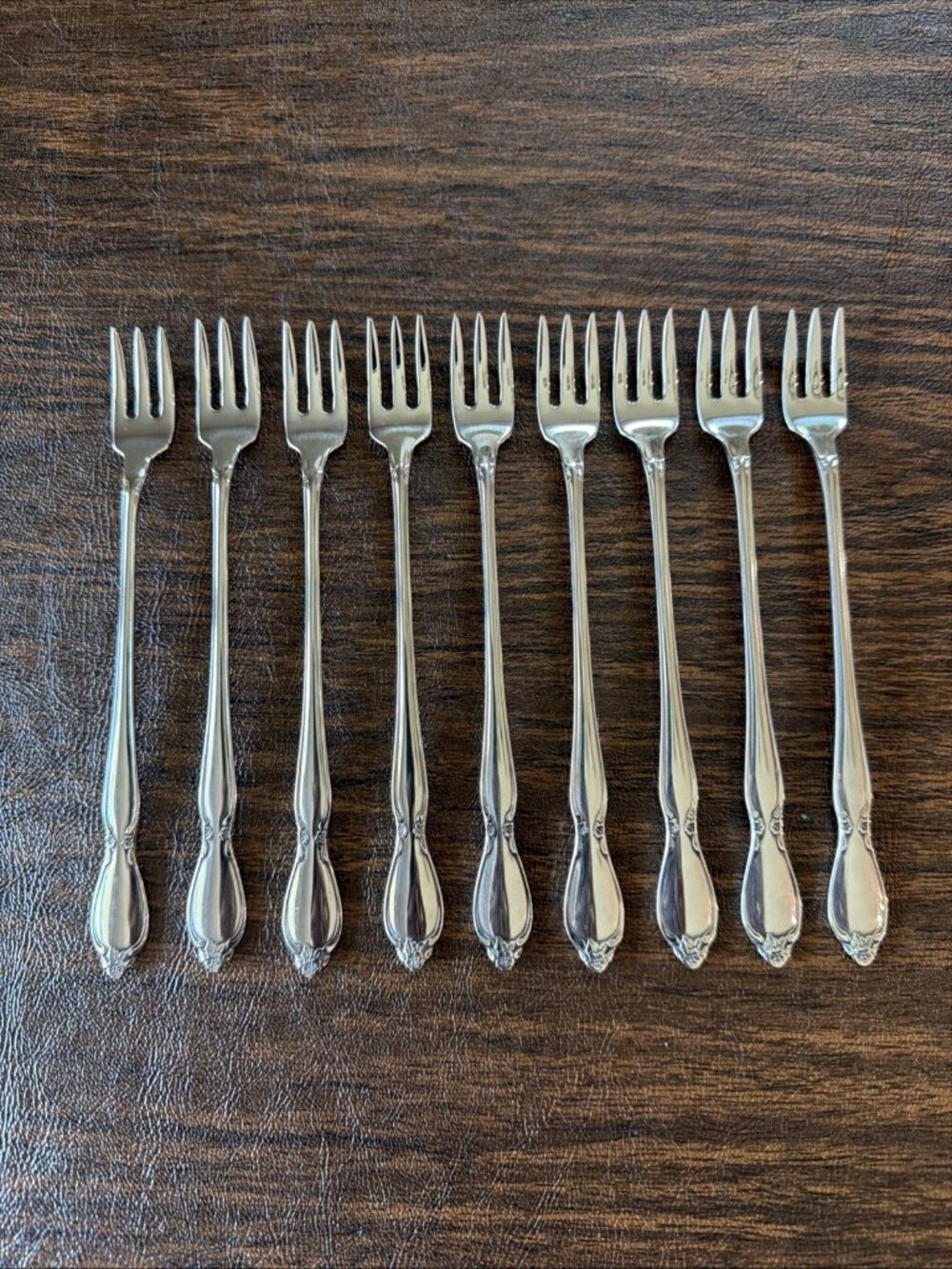 Set of 9 Oneida Community Chatelaine Stainless Seafood Cocktail Oyster Forks 6" - Picture 1 of 10